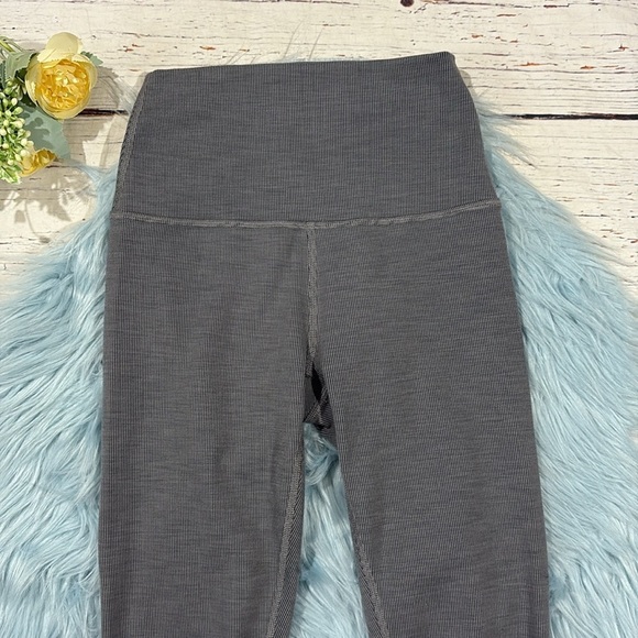 Beyond Yoga Heather Ribbed High Waisted Leggings in Grey - Picture 4 of 8